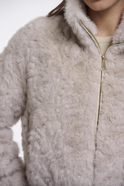 Short jacket with button closu