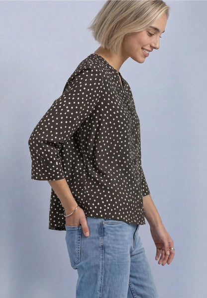 LTD QR Splitneck blouse w but