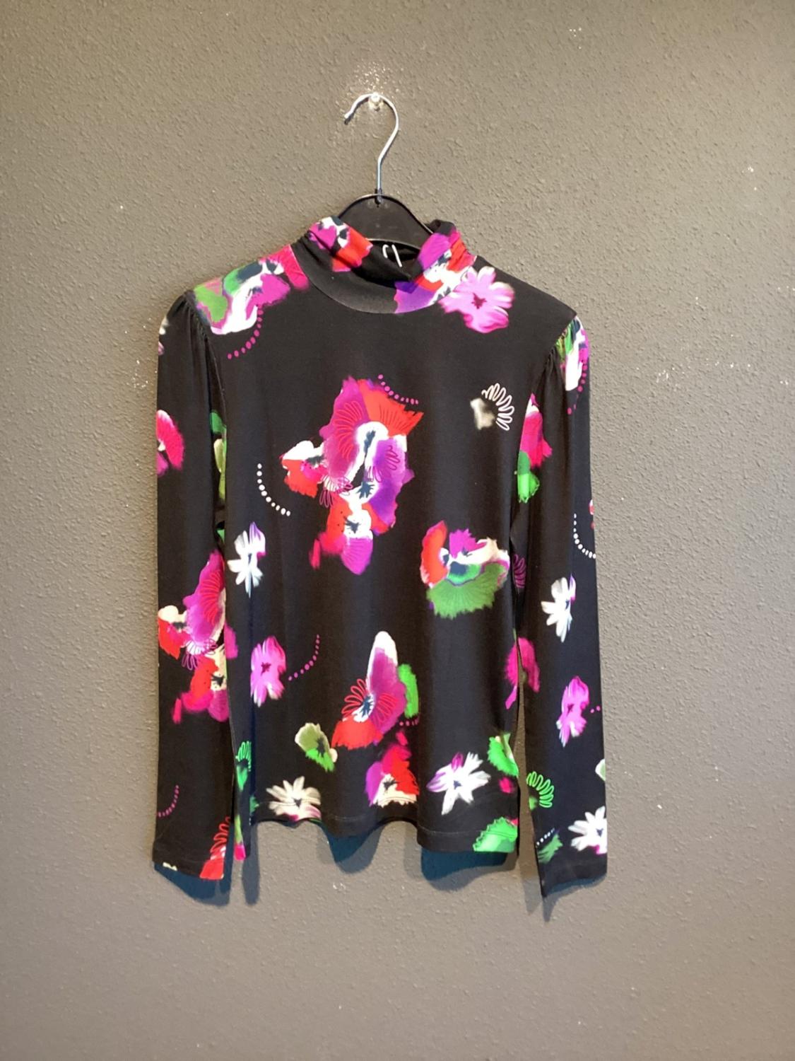 Top gathered neck multi flowe