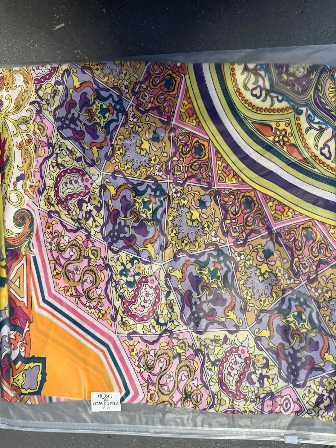 Sjaal met gekleurde print