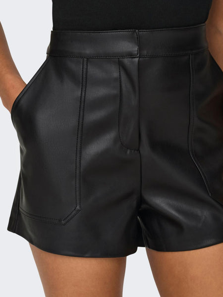 ONLTRICIA FAUX LEATHER SHORTS