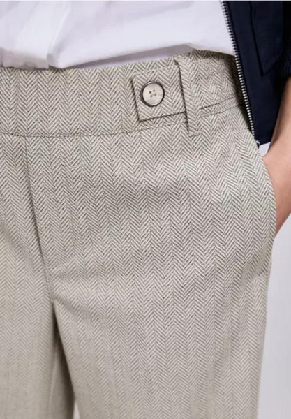 Straight leg Fishbone Button 