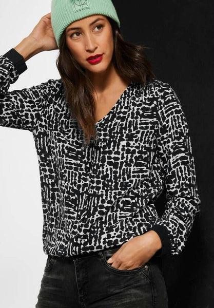 Printed v-neck blouse w pipin