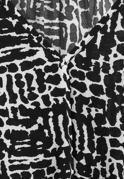 Printed v-neck blouse w pipin